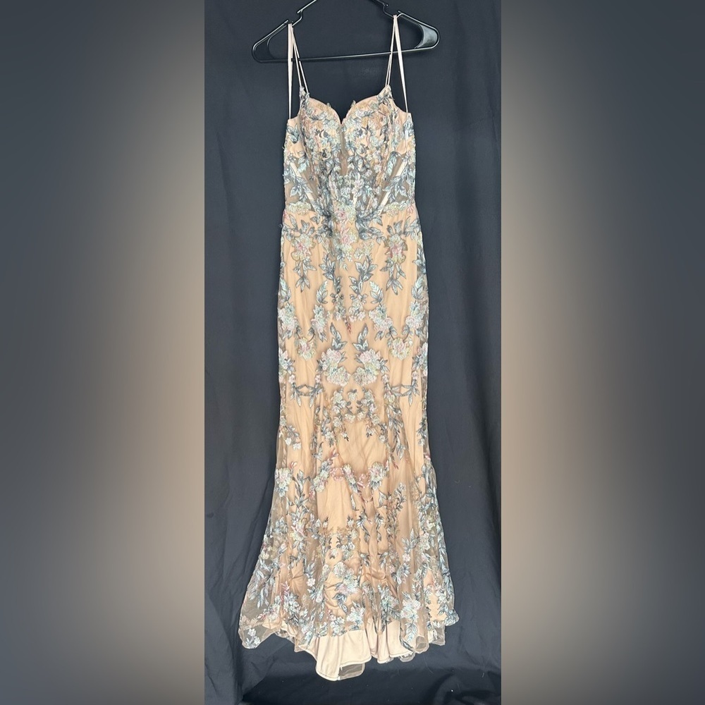 MAC DUGGAL 79313 NWOT Embroidered Spaghetti Strap Trumpet Gown - Picture 5 of 7